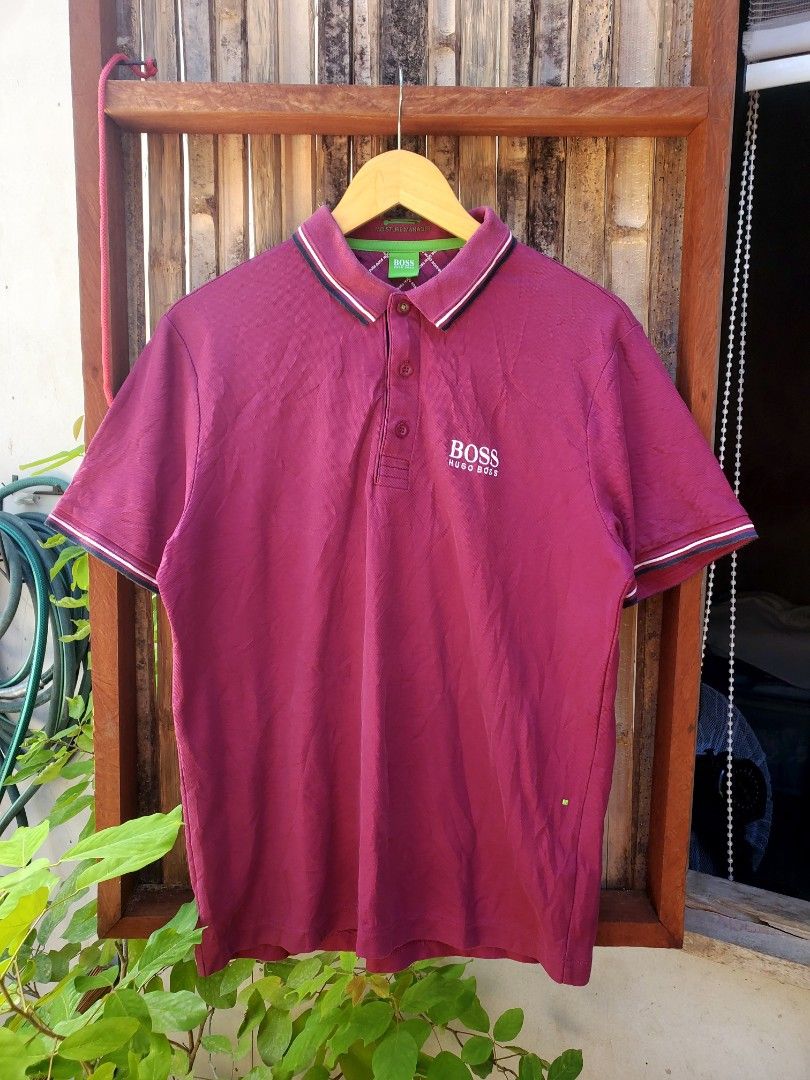 Hugo Boss (Category: Tshirts & Polo Shirts ) located in Digos. Submitted by makiboi2006 (Listing ID 1465710962, Image 1). Description: size medium 19.5width 27length good condition sign of usage sa collar.