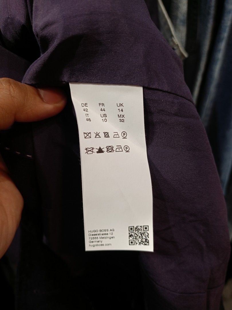 Hugo Boss Coat (Category: Coats, Jackets and Outerwear) located in Manila. Submitted by robco (Listing ID 1465666328, Image 3). Description: Hugo Boss Qoat No issues W - 19.5 L - 28 1300.