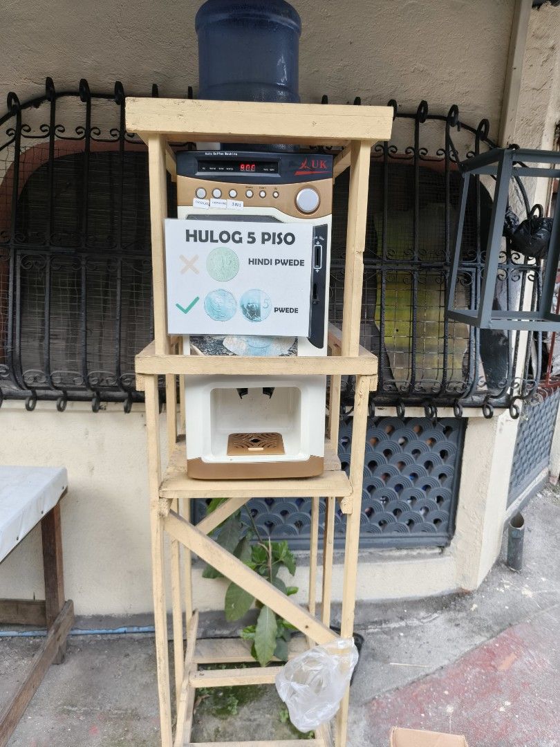 Hulog 5 Piso Auto Coffee Vending Machine with Stand (Category: Coffee Machines & Makers) located in Quezon City. Submitted by joel.buyan (Listing ID 1465717320, Image 1). Description: For sale 3in1 coffee vendo machine tipid sa kuryente patok sa masa operational papo kasama na cage at bottle at mga powder, cups rfs; diko napo maasikaso dahil sa paalis-alis na me. Fix na po sa price mag 1year palang 23k bili ko.