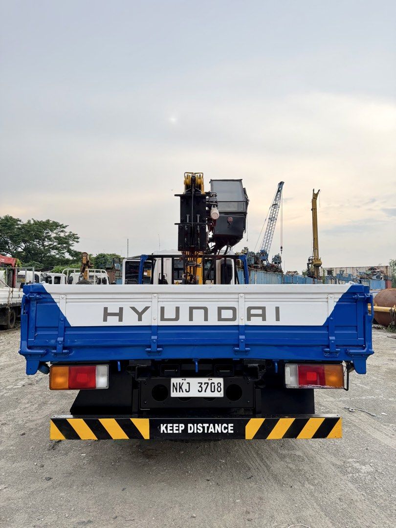 HYUNDAI BOOM TRUCK 5TONS (Category: Heavy Vehicles) located in Ternate. Submitted by chytrucks (Listing ID 1465660679, Image 3). Description: FOR SALE ‼️‼️ SURPLUS BOOM TRUCK FROM KOREA 🇰🇷 SUPPLIER / IMPORTER 🔸 HYUNDAI MEGA 5TONS CARGO BOOM TRUCK 🔸 EURO 4 🔸 6 WHEELER 🔸 SOOSAN 866 🔸 BOOM LENGTH : 24m 🔸 BOOM : 8TONS 🔸 BOOM TYPE : HEXA / 6 🔸 AUTOMATIC BASKET (200kg capacity) 🔸 OUTTRIGGER : 5 ✅ Best Deal 🤝 ✅ Fully Reconditioned ✅ LTO REGI