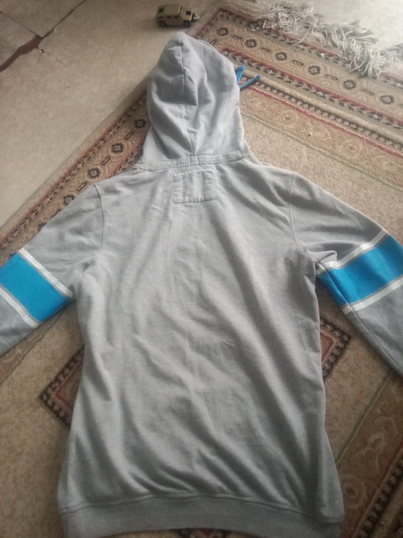 Iconic jacket cracked style prints (Category: Coats, Jackets and Outerwear) located in Manila. Submitted by kristhine19 (Listing ID 1465604844, Image 2). Description: .