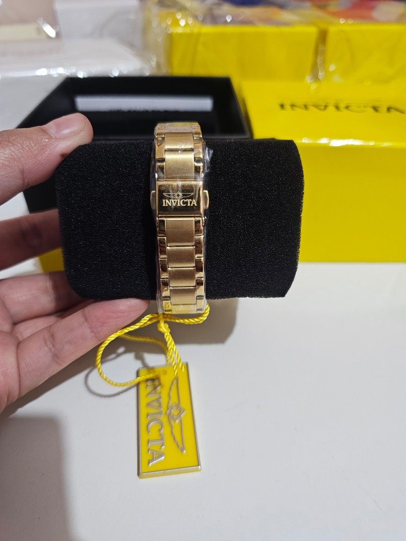 INVICTA Wildflower Lady (Category: Women's Watches) located in Quezon City. Submitted by senyoramaria2 (Listing ID 1465684714, Image 3). Description: INVICTA Wildflower Lady 32mm #USpasabuy Php3800❗️.