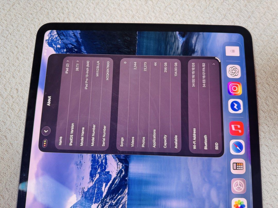 Ipad Pro 13 M4 256gb (Category: iPad) located in Manila. Submitted by silvermoon.dab6a3 (Listing ID 1465590095, Image 3). Description: Ipad pro 13 M4 Chip 256 gb No issues No repairs RFS: will upgrade 87% BH Pick up or Delivery only .