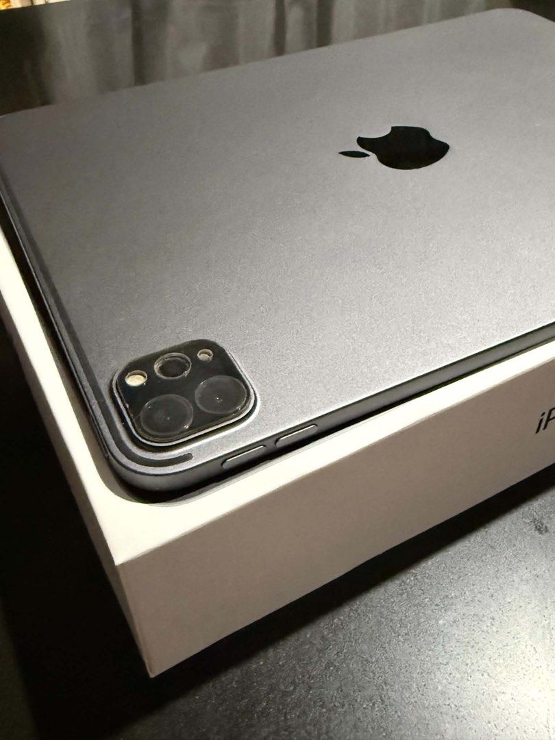 iPad Pro (2020) - A12z bionic chip (Category: iPad) located in Caloocan City. Submitted by markmzz (Listing ID 1465603759, Image 3). Description: Selling my iPad Pro 11-inch 2nd Generation (2020) * 128GB Storage * WiFi * A12Z Bionic Chip * 120Hz ProMotion Display * Face ID * Cameras, speakers & touchscreen working * Smooth performance * Good for school, work, gaming, editing, Netflix, etc. Issue: Slight bend on the frame/body as shown in the pict