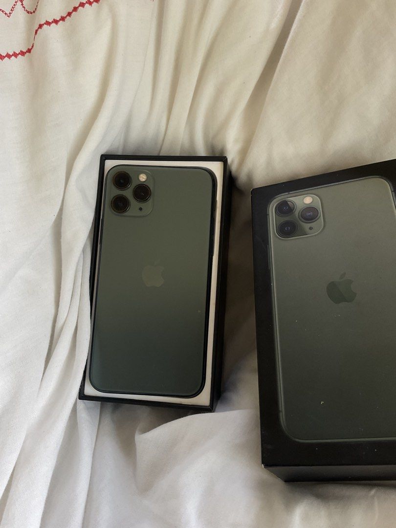 iphone 11 pro (Category: iPhone 11 Series) located in Manila. Submitted by kaiiiiiipa57165 (Listing ID 1465681536, Image 1). Description: iphone 11 pro in midnight green 64gb 69% battery health (makunat pa rin, orig batt) face id not working scratches sa screen due to usage (di kita if may tempered glass) lady owned all parts are original no other issue. ps. SLIGHTLY NEGO (pass sa barat).