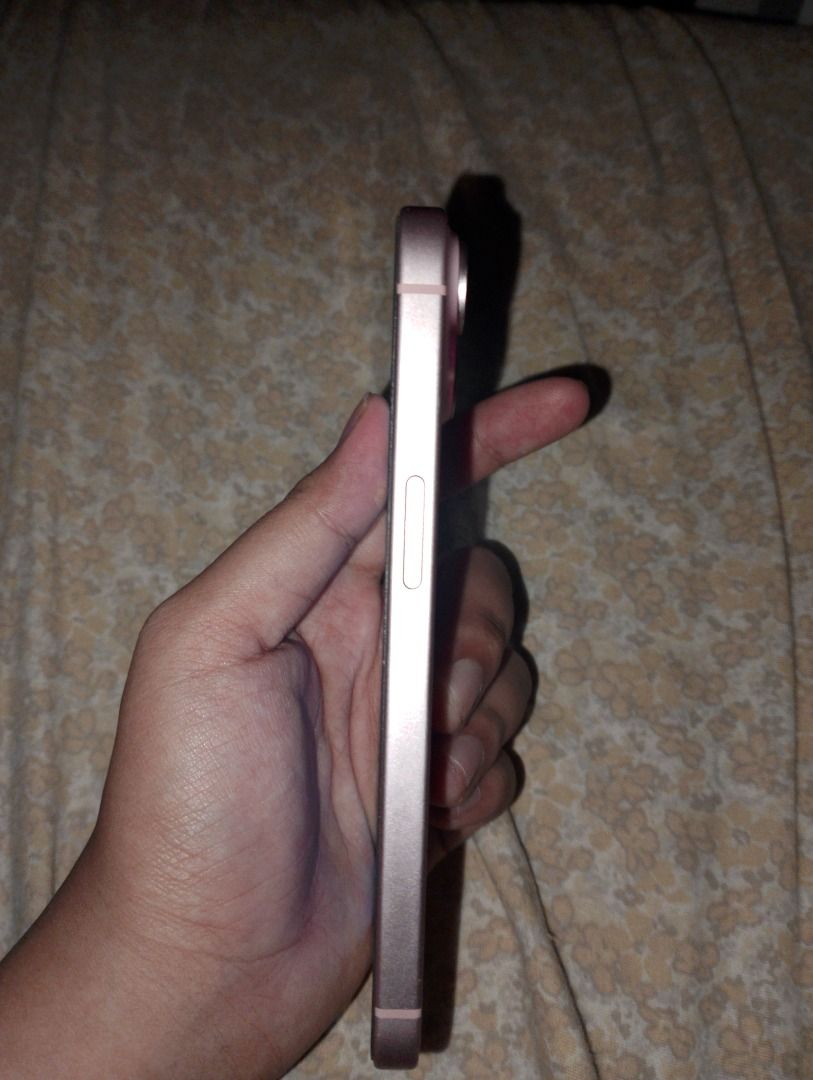 IPHONE 15 128GB (Category: iPhone 15 Series) located in Caloocan City. Submitted by relly25362 (Listing ID 1465579477, Image 3). Description: FS Iphone 15 Pink (128GB) 100% batt health (genuine batt replaced) 98% smooth and no dents No sim restrictions True tone and face ID working No icloud issue With original Box and charging chord unli reset .