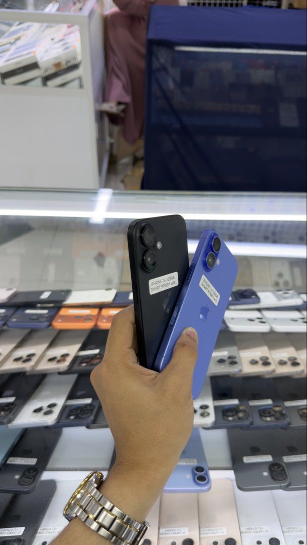 iPhone 16 128gb 99% BH Smart Locked with box (Category: Other Gadgets) located in Manila. Submitted by carimgadgets (Listing ID 1465713288, Image 3). Description: .