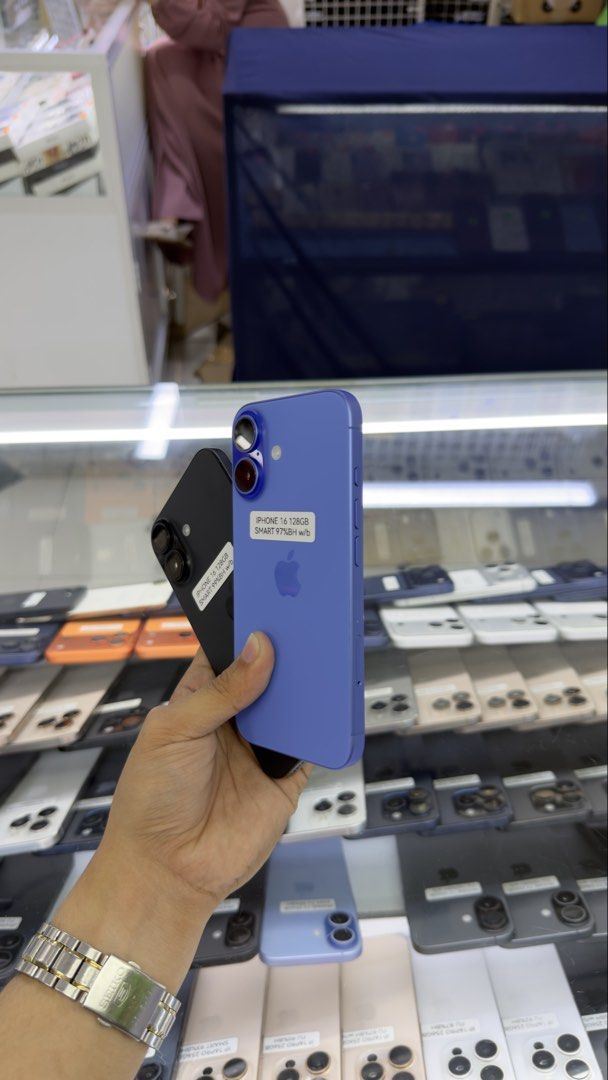 iPhone 16 128gb 99% BH Smart Locked with box (Category: Other Gadgets) located in Manila. Submitted by carimgadgets (Listing ID 1465713288, Image 2). Description: .