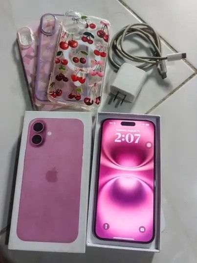 Iphone 16 plus 128 (Category: iPhone 16 Series) located in Manila. Submitted by gentlecloud_71412b (Listing ID 1465636971, Image 2). Description: Condition: 7/10 (well-maintained, looks great) - Inclusions: box, charger, and 3 phone cases - Meetup Location: Barangay Upper Bicutan, Taguig / Pasay City ISSUE: PAINT CHIPS LLA variant (Openline ANY sim) unli check, unli reset What u see is what you will get.