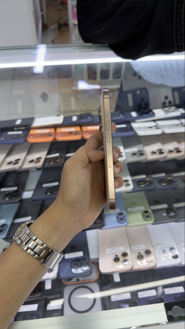 iPhone 16 Pro 256gb 93% BH Smart Locked (Category: Other Gadgets) located in Manila. Submitted by carimgadgets (Listing ID 1465718434, Image 3). Description: .