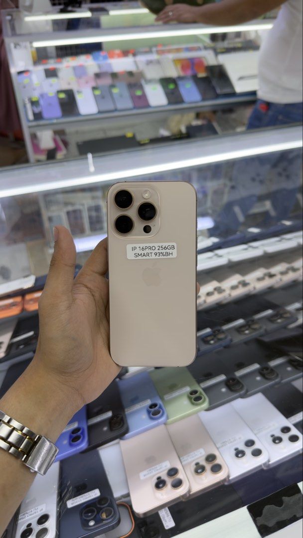 iPhone 16 Pro 256gb 93% BH Smart Locked (Category: Other Gadgets) located in Manila. Submitted by carimgadgets (Listing ID 1465718434, Image 1). Description: .