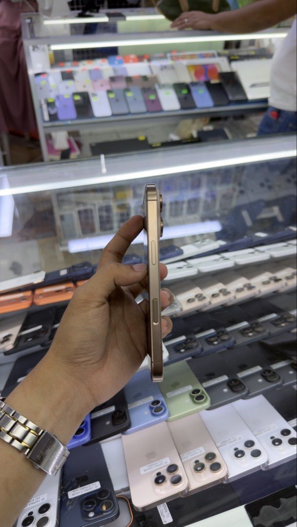 iPhone 16 Pro 256gb 93% BH Smart Locked (Category: Other Gadgets) located in Manila. Submitted by carimgadgets (Listing ID 1465718434, Image 2). Description: .