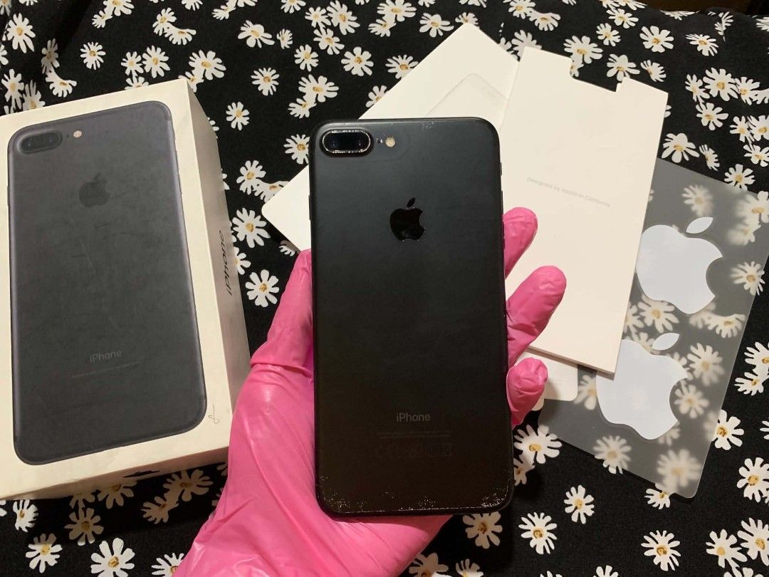 IPHONE 7 PLUS 128GB GLOBELOCKED (Category: iPhone 7 Series) located in Muntinlupa City. Submitted by hendricio (Listing ID 1465640491, Image 3). Description: • FOR SALE: Iphone 7 plus 128gb GLOBELOCKED 85%percent body smooth 60% beta health With UNIT ONLY NO issue NO CLOUD ISSUE RESET ALL YOU WANT WHAT U SEE IS WHAT IS YOU GET. NOTE : MOUTH PIECE NOT WORKING.