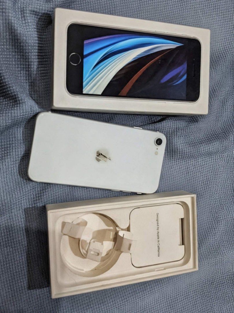 Iphone SE 2 (Category: iPhone SE Series) located in Manila. Submitted by newmountain.0e1246 (Listing ID 1465659656, Image 2). Description: No issue 64 gig factory unlocked replaced with high capacity battery. open sa swap google pixel 4a add ka nalang konti. location LRT tayuman..