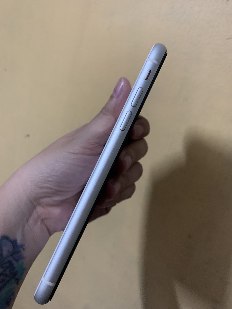 Iphone XR (Category: iPhone X Series) located in Quezon City. Submitted by azil018 (Listing ID 1465676594, Image 2). Description: No history of repair Openline Inclusion: Cases only Please see photos for issues PM for additional details .