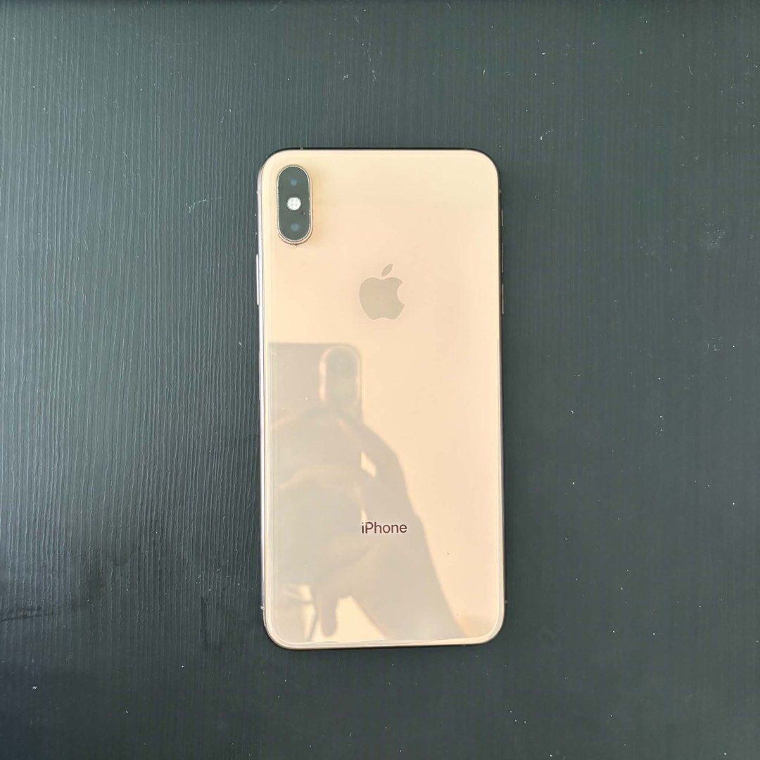 Iphone XS Max Gold 256 Gb (Category: iPhone X Series) located in Muntinlupa City. Submitted by bunniecuts (Listing ID 1465606719, Image 1). Description: Iphone XS Max 256 gb Gold 8000 (Negotiable) - no history of repair - used as personal phone (lady-owned) - any sim - 65% battery life - face id working - true tone working - we can call / meetup to check phone - will reset phone once confirmed buyer :) - with tempered glass installed rfs: upgrade