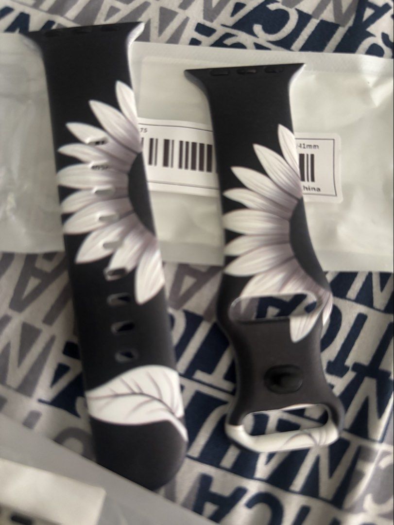IWATCH STRAP (Category: Wearables & Smart Watches) located in Davao. Submitted by maria368 (Listing ID 1465689073, Image 3). Description: IWATCH STRAP 2sets for size 38/40/41mm.