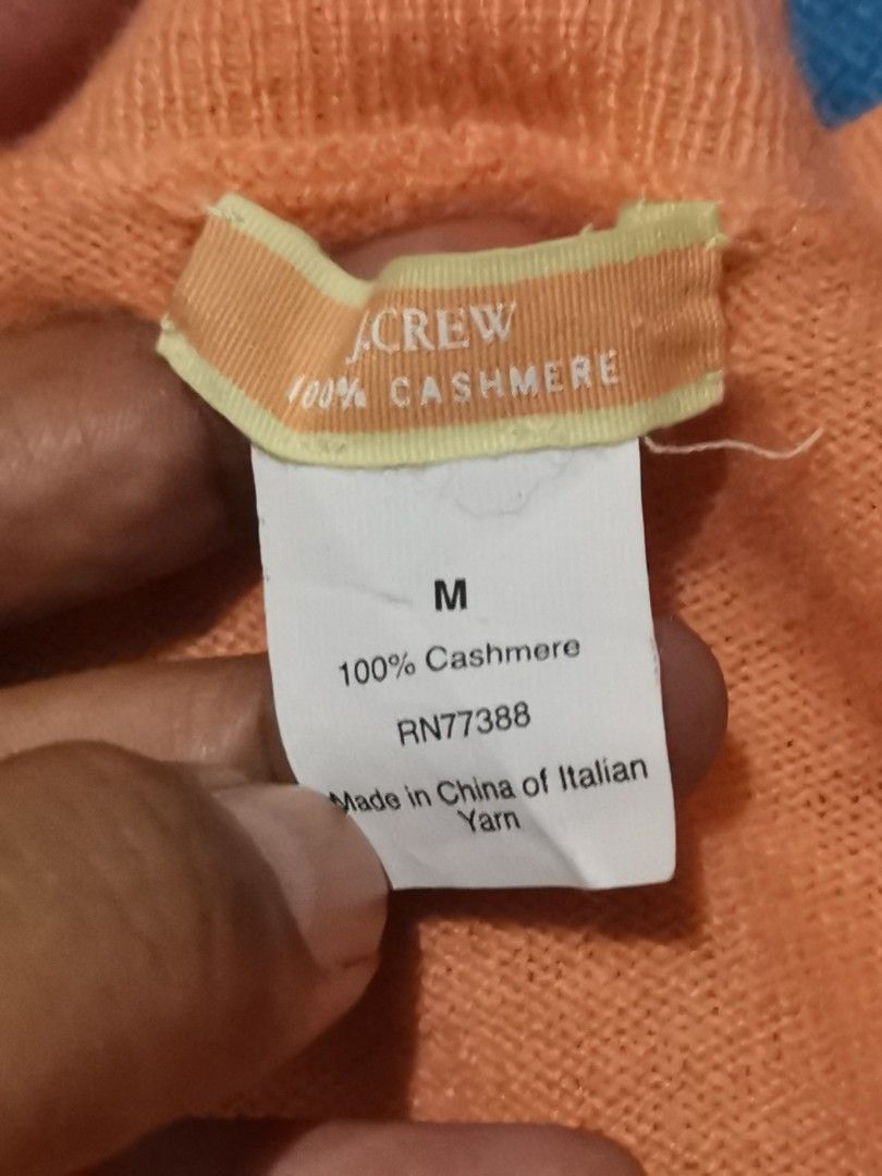 J crew 100 % cashmere cardigan (Category: Coats, Jackets and Outerwear) located in San Pedro. Submitted by thriftersthrift (Listing ID 1465586048, Image 3). Description: Width(inches) :16 Length(inches) :22.5 Good condition Already wash Color rate : 10 /10 🌵ALL ITEMS ARE FROM UKAY BALE SO MANAGE YOUR EXPECTATION 🌵 ASK SELLER FOR MORE INFORMATION COLOR MAY CHANGE TRU LIGHTING.