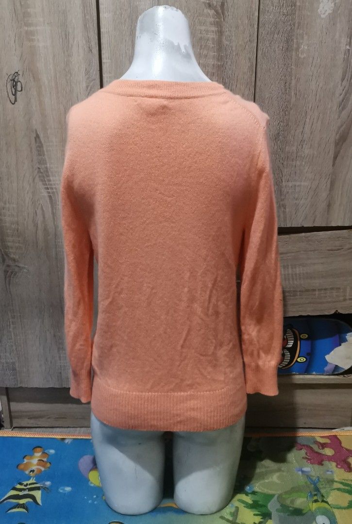 J crew 100 % cashmere cardigan (Category: Coats, Jackets and Outerwear) located in San Pedro. Submitted by thriftersthrift (Listing ID 1465586048, Image 2). Description: Width(inches) :16 Length(inches) :22.5 Good condition Already wash Color rate : 10 /10 🌵ALL ITEMS ARE FROM UKAY BALE SO MANAGE YOUR EXPECTATION 🌵 ASK SELLER FOR MORE INFORMATION COLOR MAY CHANGE TRU LIGHTING.