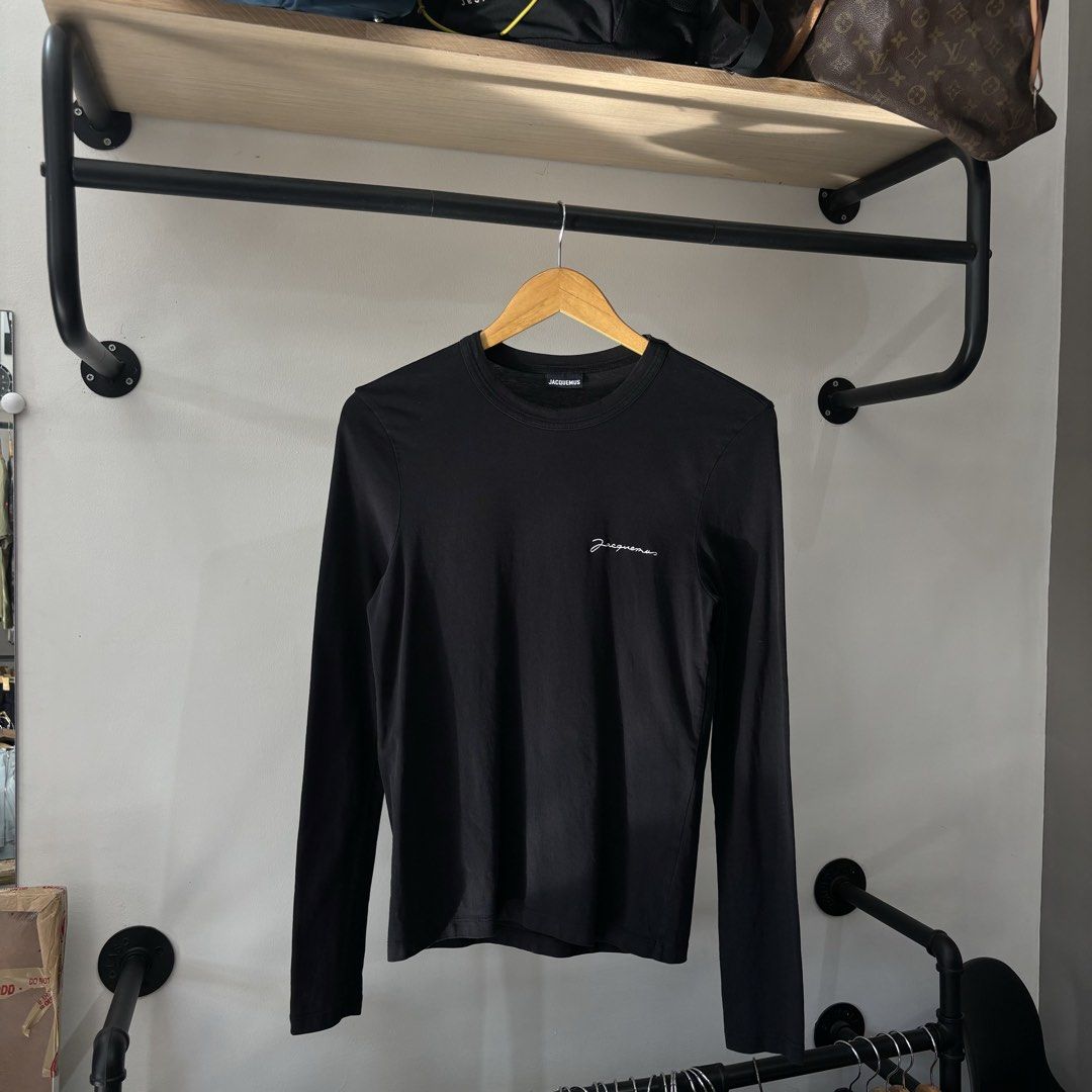 Jacquemes longsleeve (Category: Longsleeves) located in Bambang. Submitted by heats777 (Listing ID 1465744658, Image 2). Description: Excellent condition No issue Size: Medium on tag.