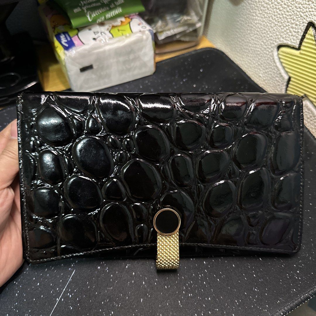 Japan Clutch Bag (Category: Clutches) located in San Pedro. Submitted by shopbykmori (Listing ID 1465630769, Image 1). Description: Japan clutch bag/wallet/organizer Like new pa to di nagagamit. Genuine leather. .