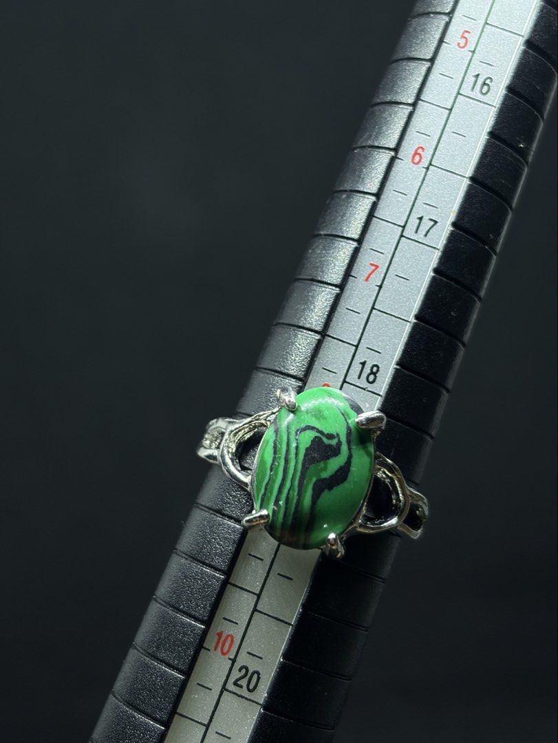 Japan Surplus Vintage Jade Marble Ring Size 8.5 (Category: Rings) located in Mexico. Submitted by secondstory.kr (Listing ID 1465592793, Image 1). Description: .
