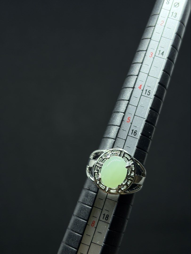 Japan Surplus Vintage Jade Ring Size 6.5 (Category: Rings) located in Mexico. Submitted by secondstory.kr (Listing ID 1465592617, Image 1). Description: .