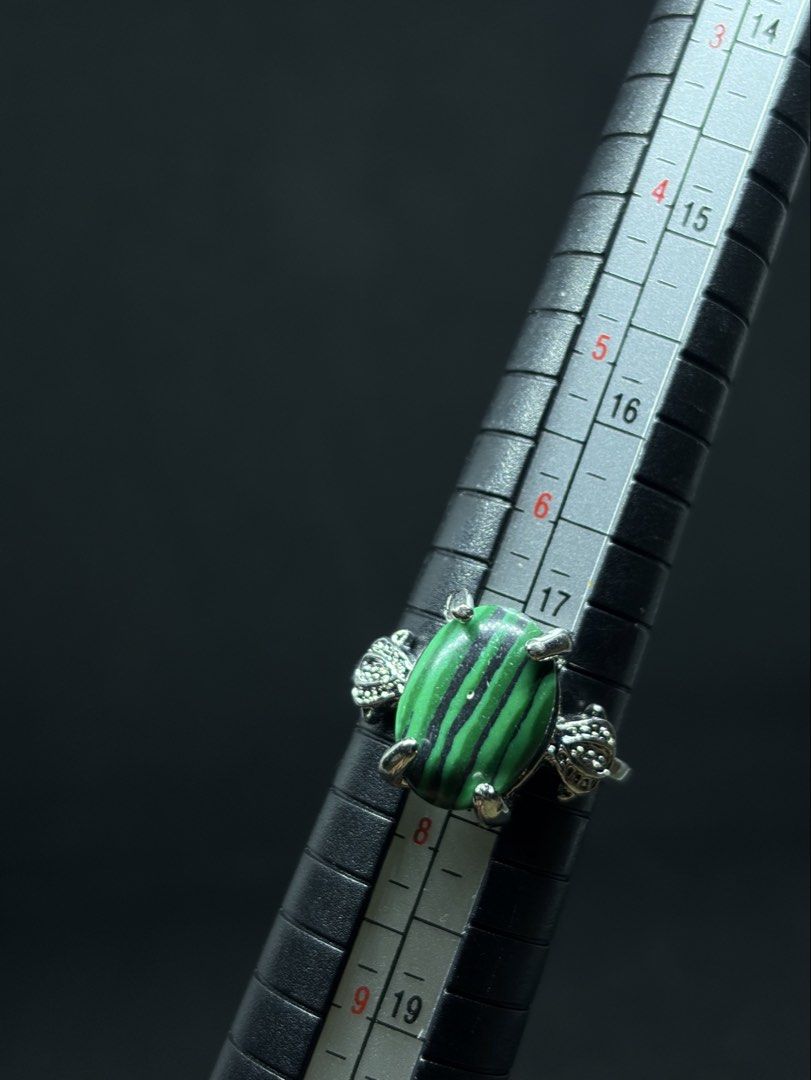 Japan Surplus Vintage Jade Ring Size 7.5 (Category: Rings) located in Mexico. Submitted by secondstory.kr (Listing ID 1465594187, Image 1). Description: .
