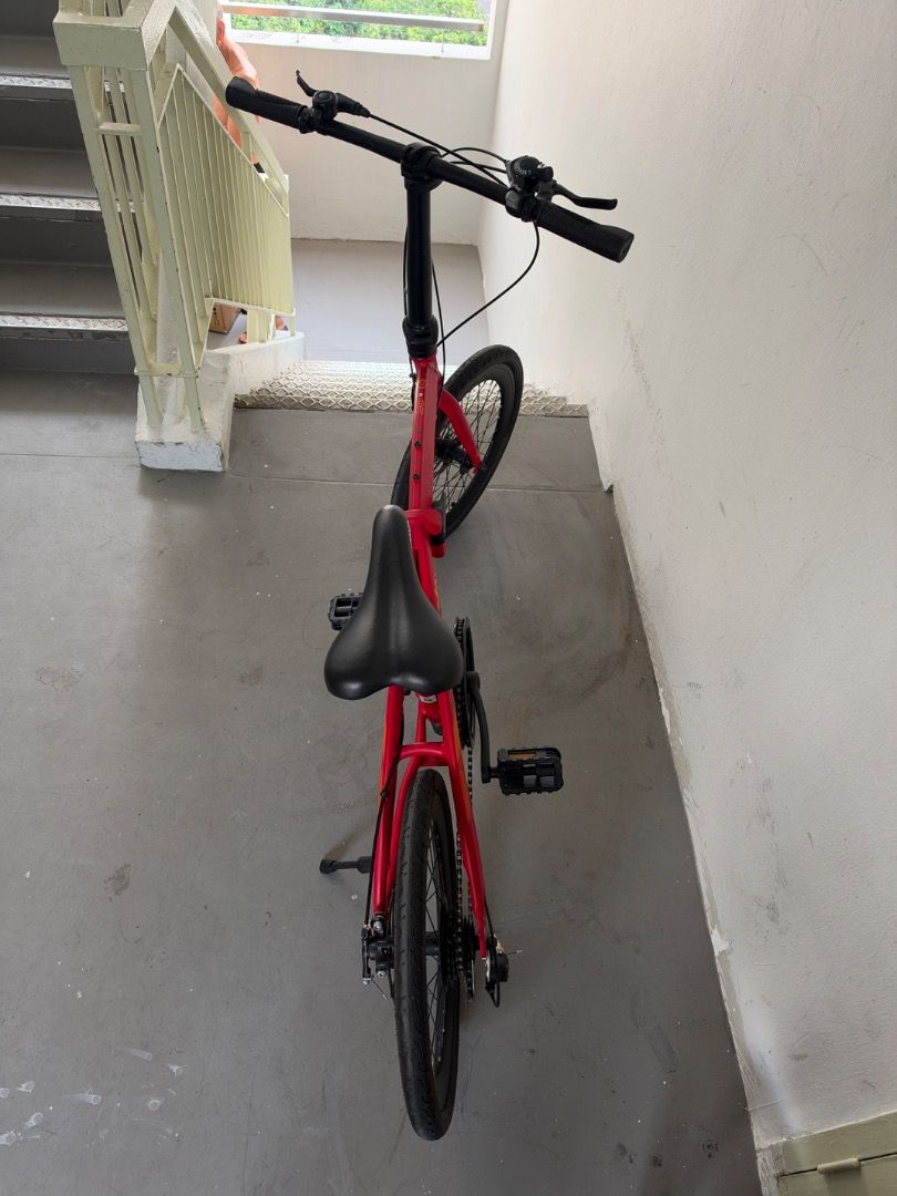 Java Zelo Red Folding Bicycle (Category: Bicycles) located in Singapore. Submitted by melong7608 (Listing ID 1465668060, Image 2). Description: - Brand/Model: Red Java Zelo Folding Bike -20 inch wheels - Gears: Shimano 7-speed - Brakes: Reliable disc brakes front and back -Seat saddle adjustable .