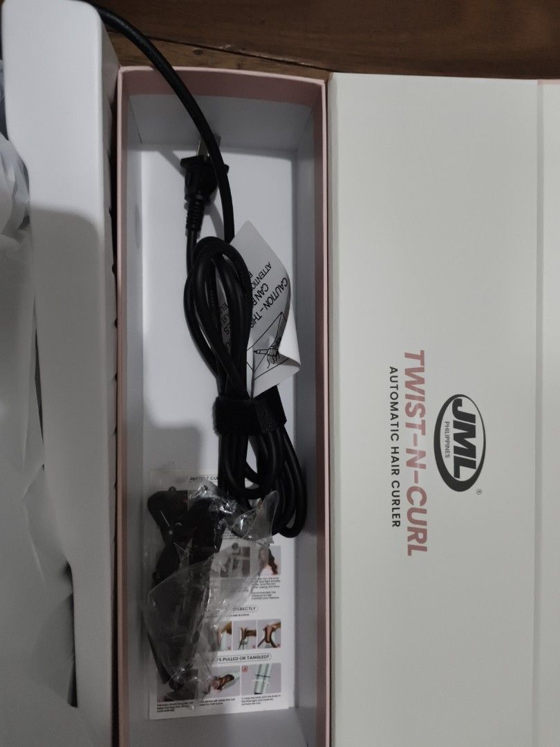 JML TWIST- N-CURL AUTOMATIC HAIR CURLER (Category: Hair) located in Manila. Submitted by bravemountain_478195 (Listing ID 1465692775, Image 3). Description: ORIHINAL JML TWIST-N-CURL AUTOMATIC HAIR CURLER ORIHINAL PRICE:€ 3999 - BINILI SA WATSONS PRICE:2200 LANG! NAKATIPID KA NG KATULAD NG BAGO -ISANG BESES LANG NAGAMIT √ KUMPLETO:UNIT, KABLE, MANUAL, AT ORIHINAL NA KAHON √ MAY 1-YEAR WARRANTY PA √ WALANG SIRA, MALINIS PA TALAGA √ ORIHINAL NA STI