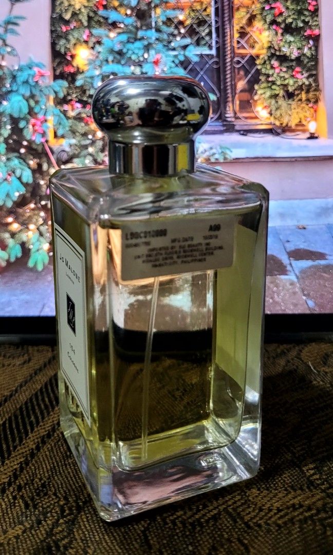 Jo Malone London 154 Cologne 100ml (Category: Fragrance & Deodorants) located in San Juan City. Submitted by sniffandstyle (Listing ID 1465641607, Image 2). Description: Jo Malone 154 100ml Sprayed to test only Discontinued, batch 2018 Potent, fresh vetiver profile No box Authenticity guaranteed Mandaluyong location.