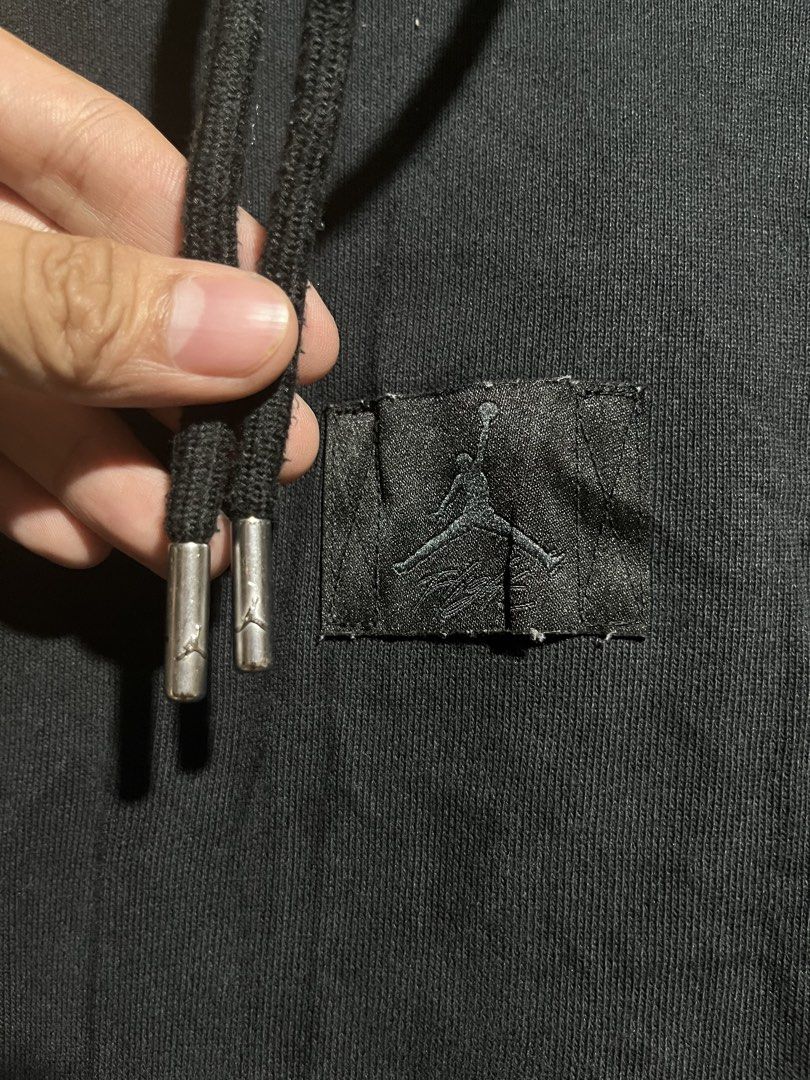 JORDAN (Category: Coats, Jackets and Outerwear) located in Davao. Submitted by rylthriftz12 (Listing ID 1465724046, Image 2). Description: NO ISSUES NEED WASH.