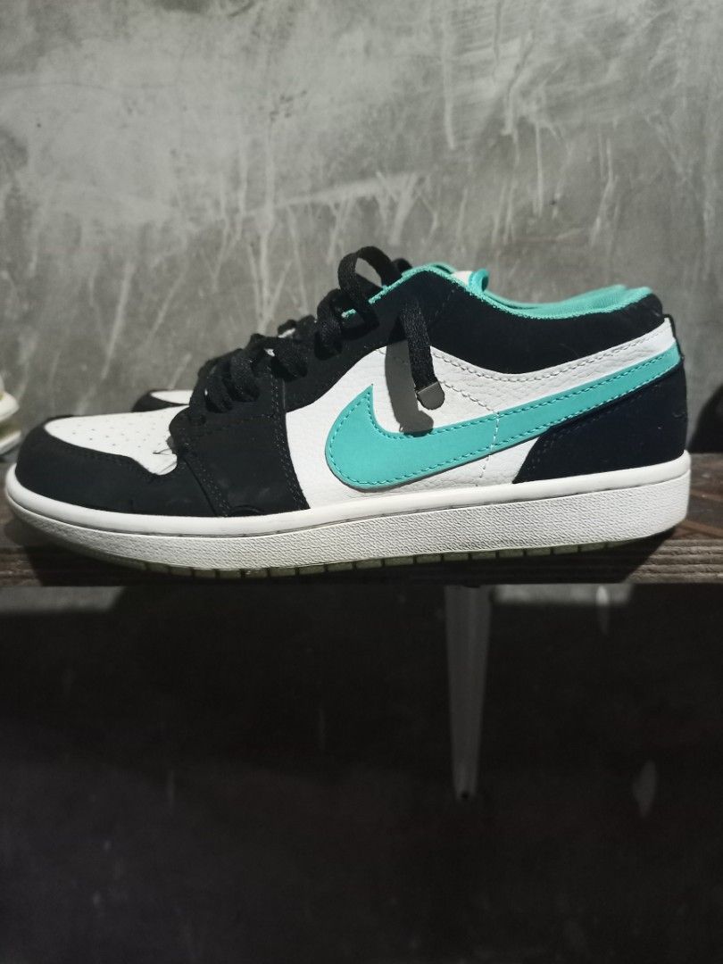 Jordan 1 Low Island Green (Category: Sneakers) located in Mabalacat. Submitted by hasashoe (Listing ID 1465680783, Image 1). Description: SIZE ON PIC EXCELLENT CONDITION READY TO WEAR GOOD WORKING PERFORMANCE.