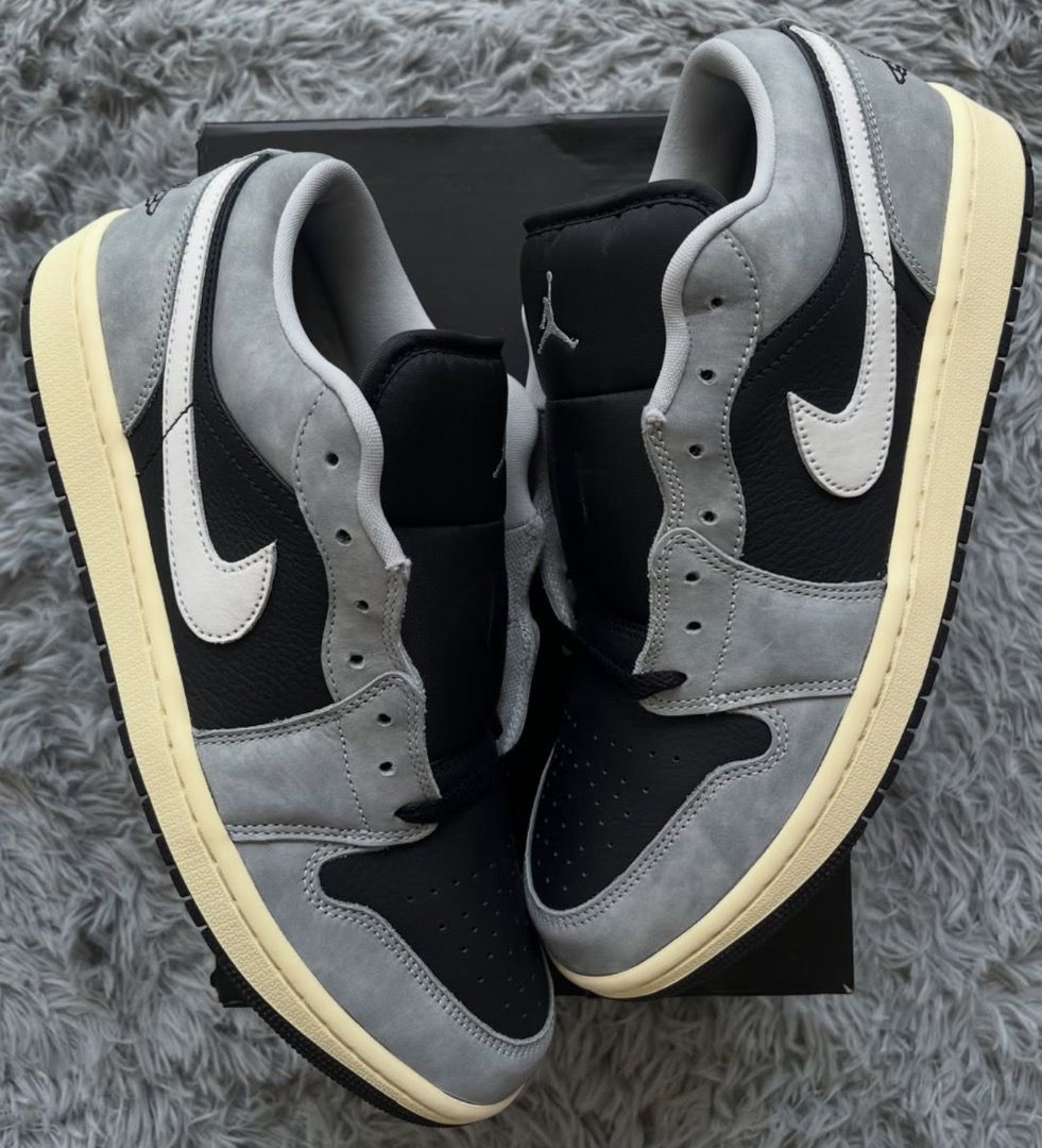 Jordan 1 Low Light Smoke Grey size 10.5us M (Category: Sneakers) located in Quezon City. Submitted by shoeplug.ph (Listing ID 1465694327, Image 1). Description: Jordan 1 Low Light Smoke Grey size 10.5us M brandnew / complete ₱3,500 dm if interested.
