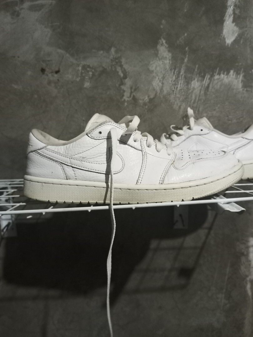 Jordan 1 Low Retro Golf white (Category: Sneakers) located in Mabalacat. Submitted by hasashoe (Listing ID 1465682369, Image 1). Description: SIZE ON PIC EXCELLENT CONDITION READY TO WEAR GOOD WORKING PERFORMANCE.