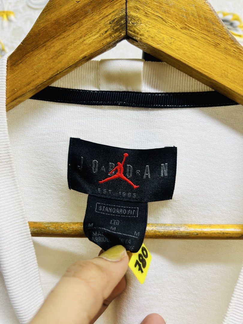 Jordan 23 Engineered White Pocket T-Shirt Size M (Category: Tshirts & Polo Shirts ) located in Manila. Submitted by irenekaren57943 (Listing ID 1465590628, Image 3). Description: 𒊹︎𝐉𝐨𝐫𝐝𝐚𝐧 𝐒𝐡𝐢𝐫𝐭 ➤ 𝟐𝟏.𝟓 𝐖 | 𝟐𝟗 𝐋 ➤ 𝟗.𝟓 | 𝐄𝐱𝐜𝐞𝐥𝐥𝐞𝐧𝐭 ➤ 𝐍𝐨 𝐈𝐬𝐬𝐮𝐞 ➤ 𝐍𝐞𝐞𝐝 𝐖𝐚𝐬𝐡 𝐎𝐧𝐥𝐲 .