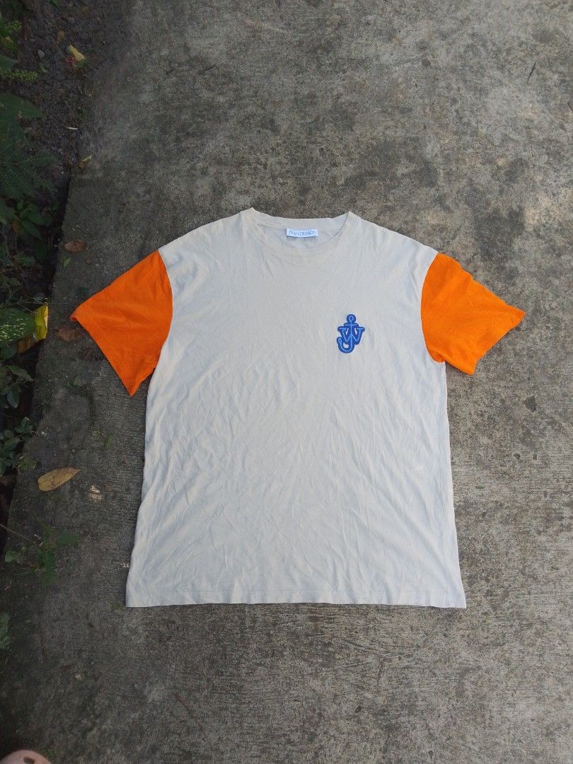 JW ANDERSON TSHIRT (Category: Tshirts & Polo Shirts ) located in Naga. Submitted by choythrift (Listing ID 1465580575, Image 1). Description: Jw Anderson Tshirt 9/10 excellent condition 9/10 color rate Plus shipping fee Courier: J and t, flash express Drop off: Urban Chicc Location: Naga City, Bicol📍 📩.