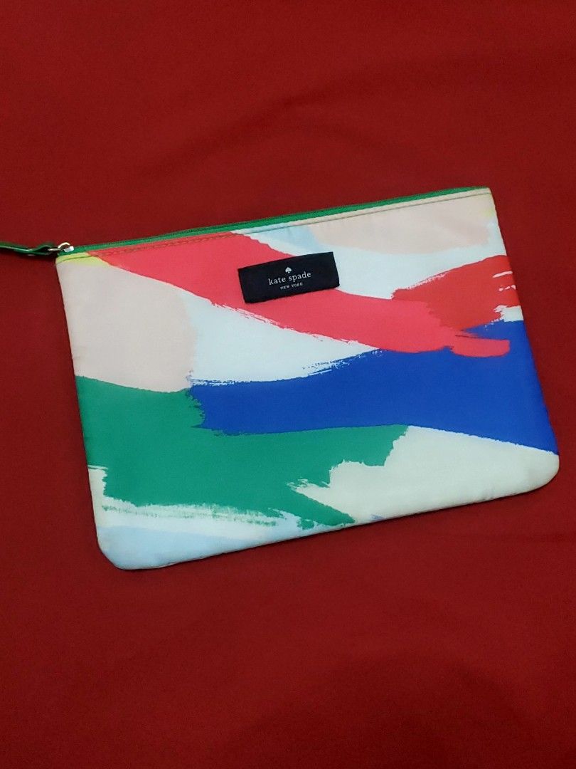Kate spade pouch (Category: Purses & Pouches) located in Pasay City. Submitted by omicom16 (Listing ID 1465746666, Image 1). Description: .