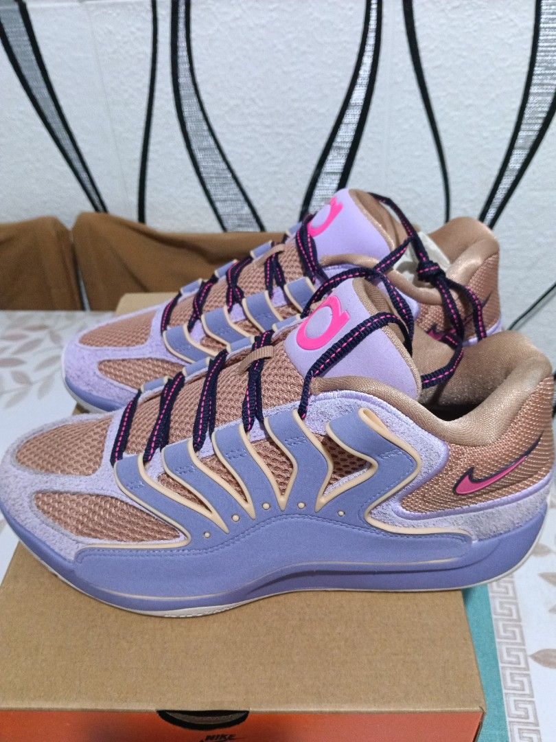 KD18 EP (Category: Activewear) located in Cavite. Submitted by purplepink30 (Listing ID 1465616508, Image 2). Description: Shopworn left side.