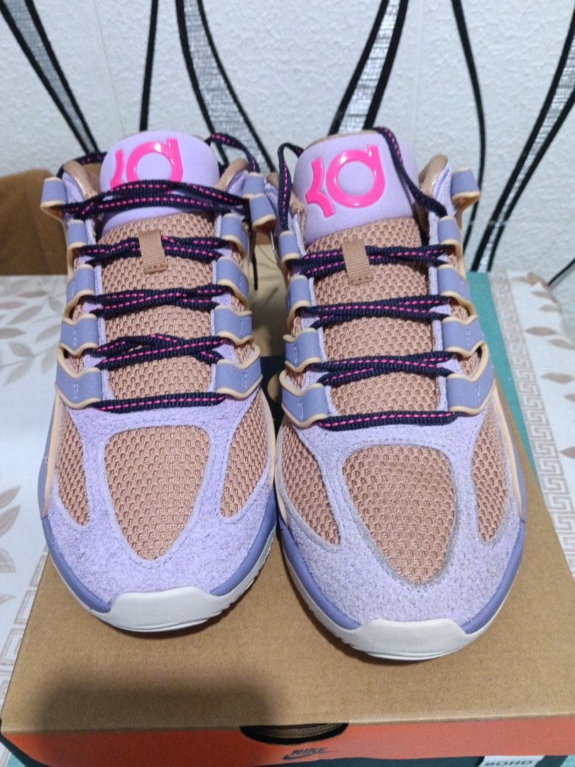 KD18 EP (Category: Activewear) located in Cavite. Submitted by purplepink30 (Listing ID 1465616508, Image 1). Description: Shopworn left side.