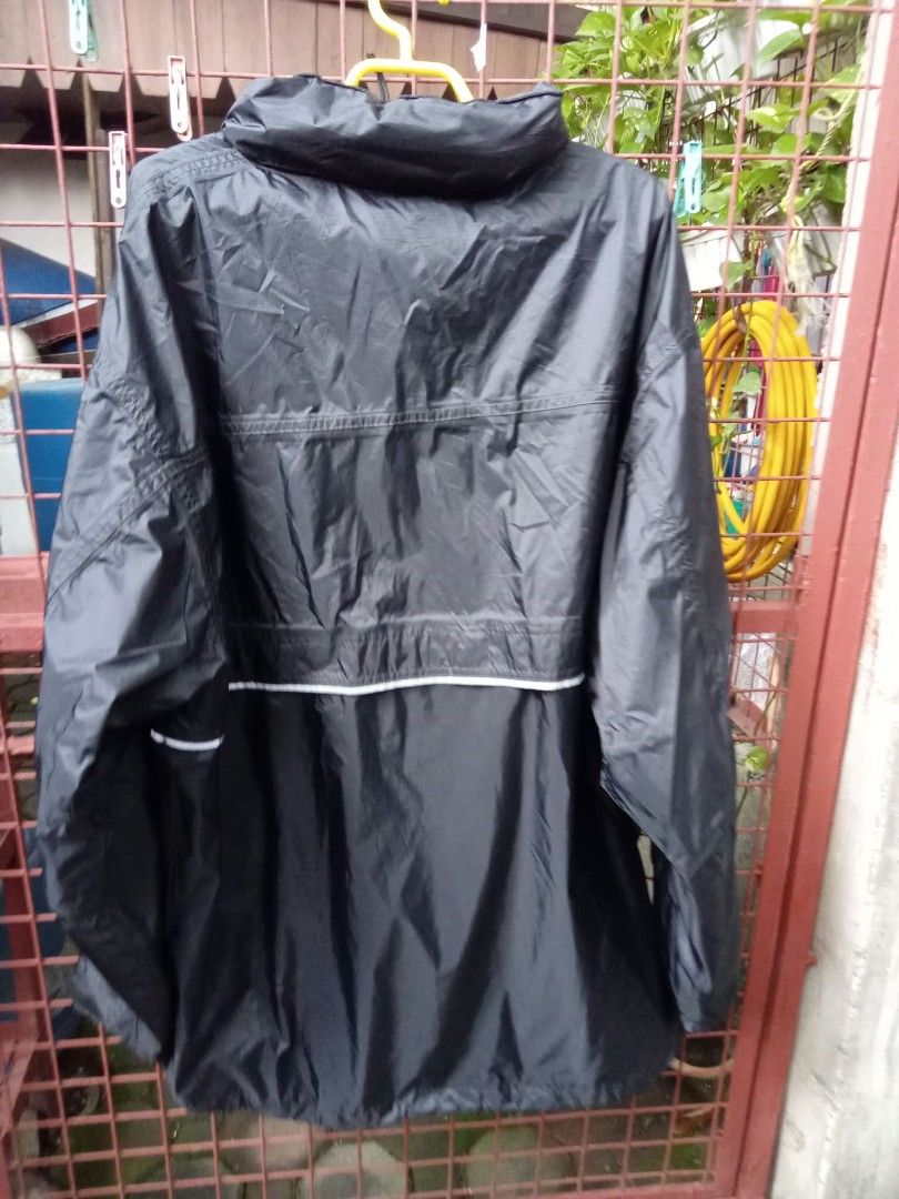 KIRKLAND RAIN JACKET (Category: Coats, Jackets and Outerwear) located in Paranaque City. Submitted by dennis_580 (Listing ID 1465598390, Image 3). Description: KIRKLAND SIGNATURE RAIN JACKET WIDTH 28 LENGTH 32.5 OM FOR INTERESTED.