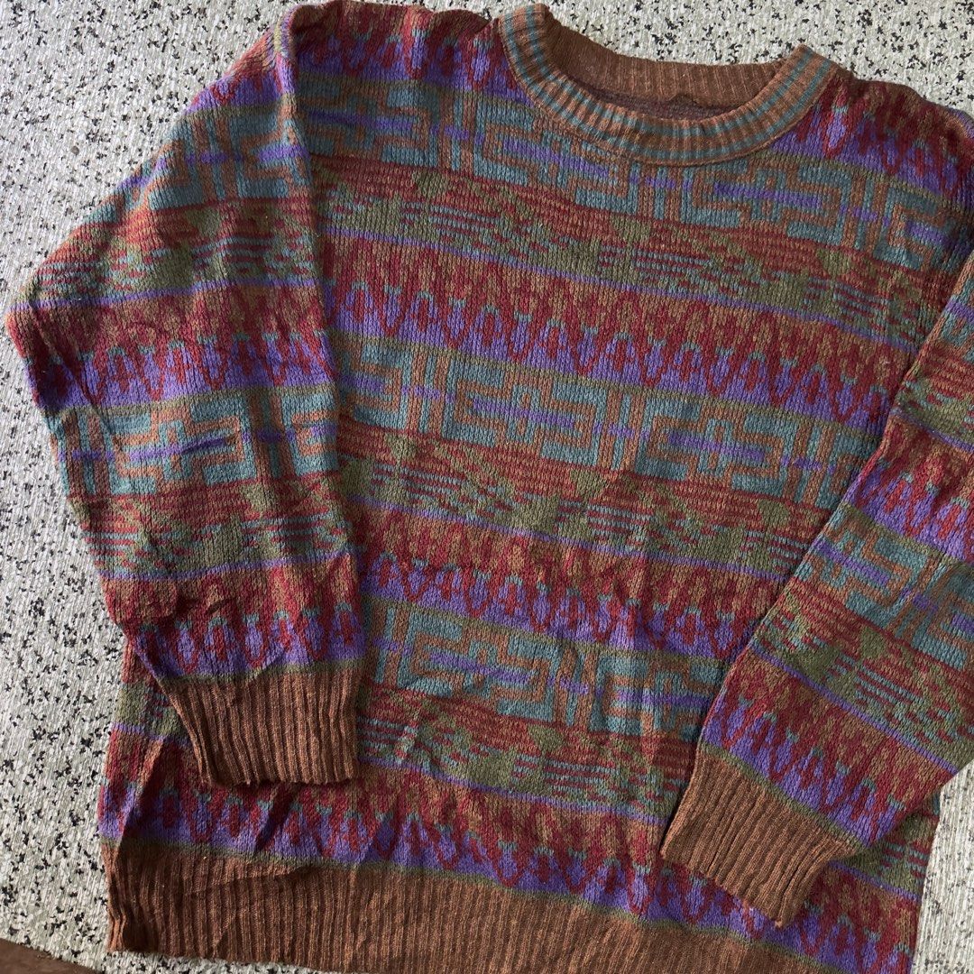 Knited Sweater (Category: Coats, Jackets and Outerwear) located in Baguio. Submitted by secondoption.ph (Listing ID 1465586631, Image 2). Description: Size large Length 27.5 Width 25.