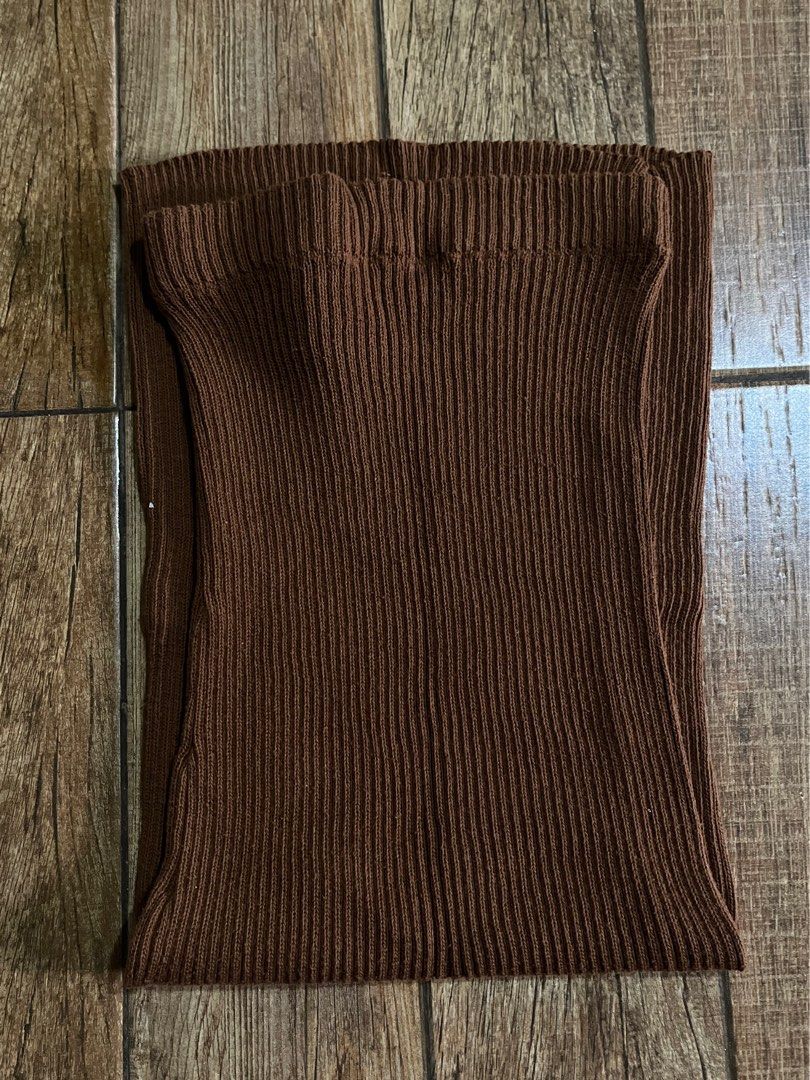 Knitted Skirt (Category: Skirts) located in Mandaluyong City. Submitted by yanna_02501 (Listing ID 1465656471, Image 2). Description: .