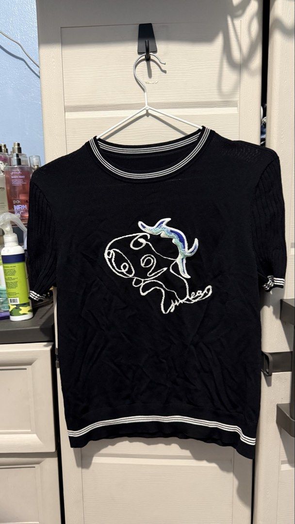 Knitted Top with Embroidery (Cow) (Category: Shirts) located in Quezon City. Submitted by dinesaur (Listing ID 1465683401, Image 1). Description: .