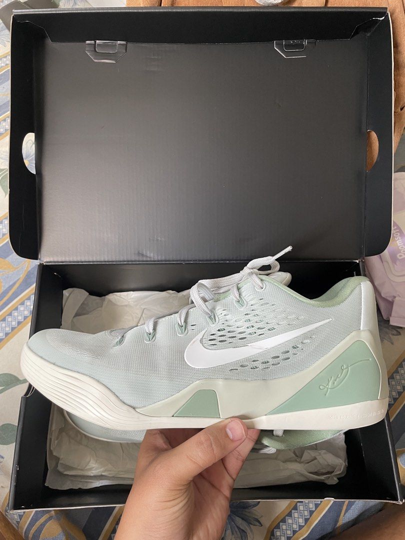 Kobe 9 steam (Category: Sneakers) located in Bacoor. Submitted by awitized03 (Listing ID 1465638755, Image 1). Description: KOBE 9 STEAM SIZE 12 With box,extra lace and sticker Used 4x No issue ₱4999 firm!!! Cavite .