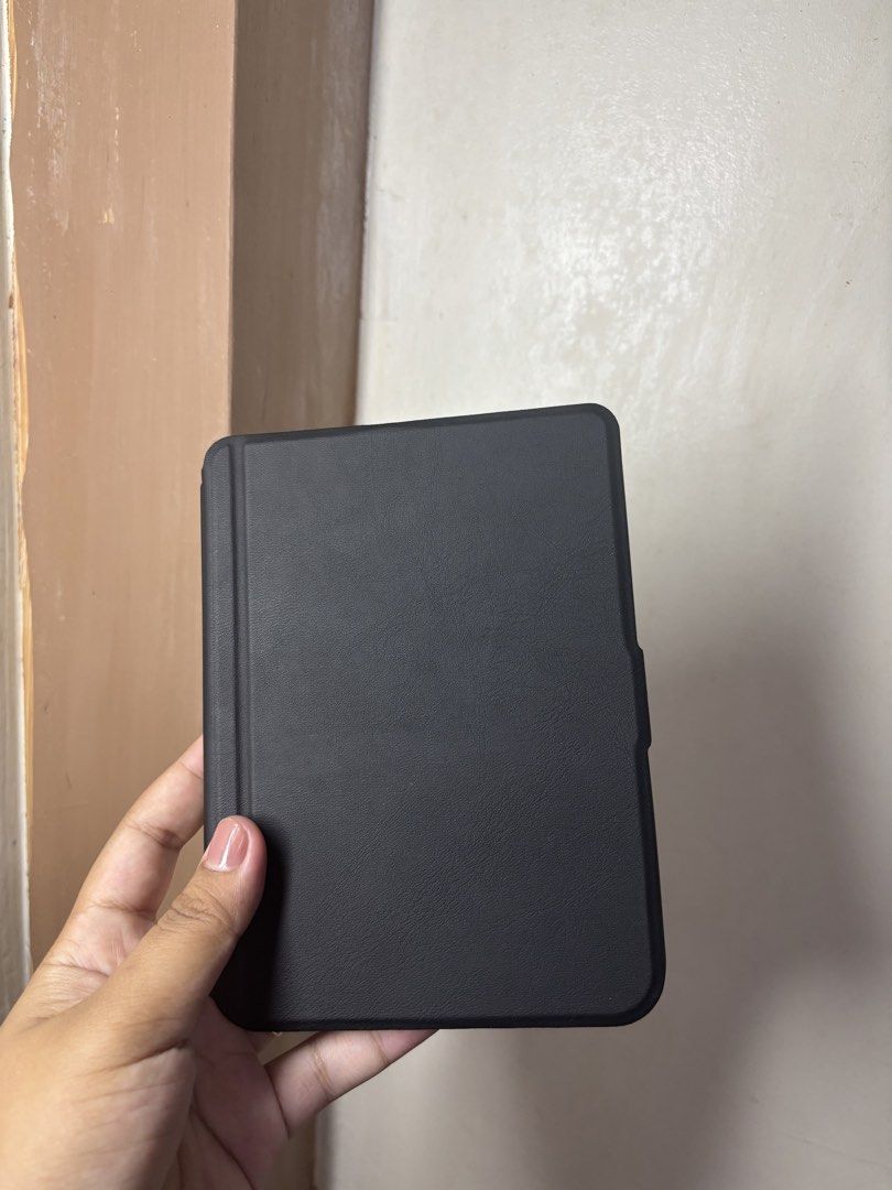 Kobo Clara Detachable Case (Category: Cases & Sleeves) located in Davao. Submitted by jajastark (Listing ID 1465672385, Image 2). Description: Few months ago i ordered for my kindle basic but this is what seller sent me, i will be selling it for lower price and with free stickers and pop socket. ₱ 250 can negotiate with price Davao loc & courier jnt (with voucher & pagibig discount).