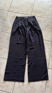 (Category: ) located in . Submitted by shop.kayescloset (Listing ID 1465635144, Image 1). Description: .