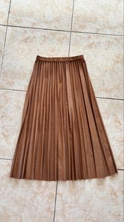 (Category: ) located in . Submitted by shop.kayescloset (Listing ID 1465632324, Image 1). Description: .