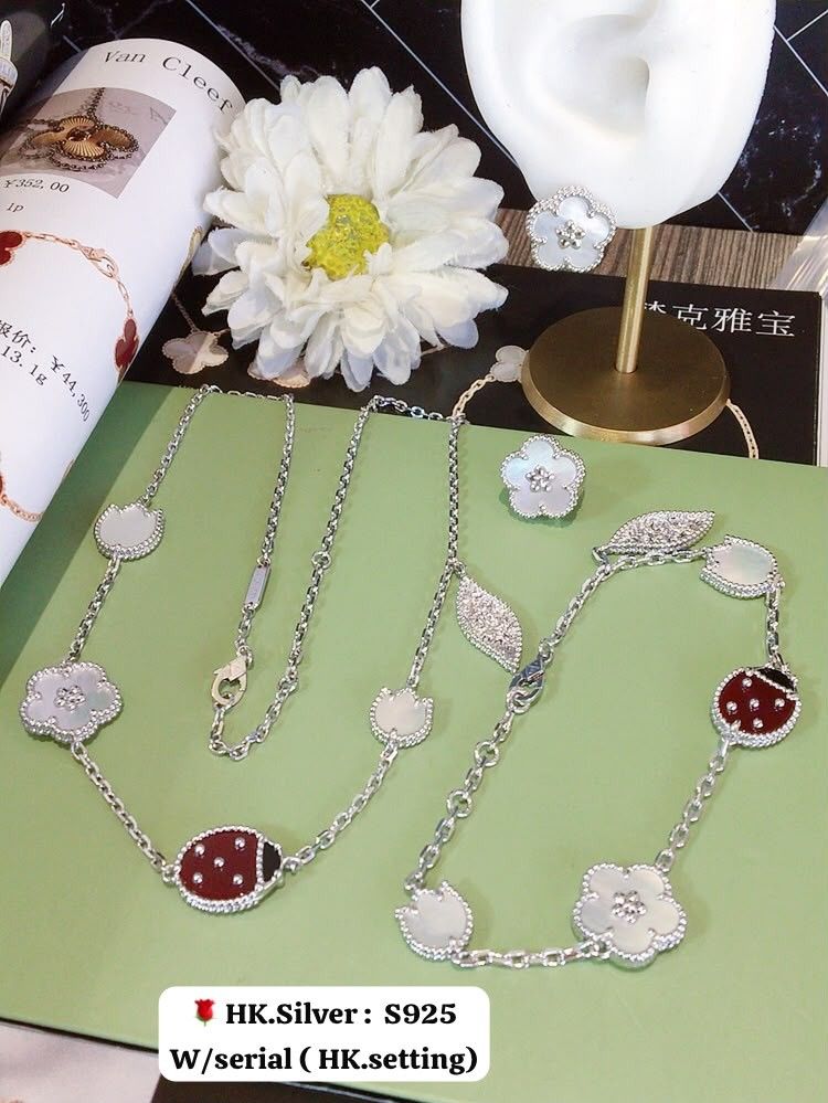 ladybug necklace and bracelet s925 hk setting (Category: Necklaces) located in Manila. Submitted by primejewelry (Listing ID 1465759292, Image 1). Description: .