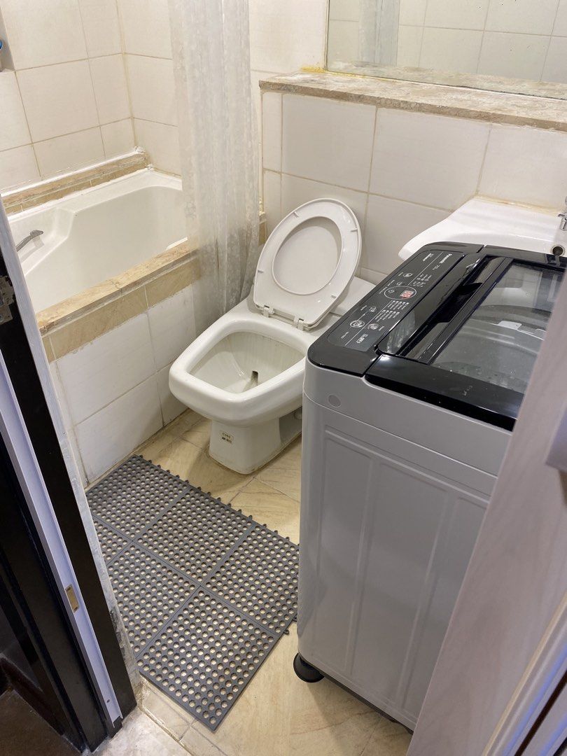 Lancaster hotel studio for sale (Category: Apartments & Condos) located in Manila. Submitted by jay.jay7 (Listing ID 1465757827, Image 3). Description: For sale Lancaster hotel studio type (fully furnished) 27.6sqm Shaw blvd. Walking distance to star mall, shangrira plaza, megamall. (Best place). High demand for renting! 2,100,000 (net) Tenant until end of dec. Great investment!.